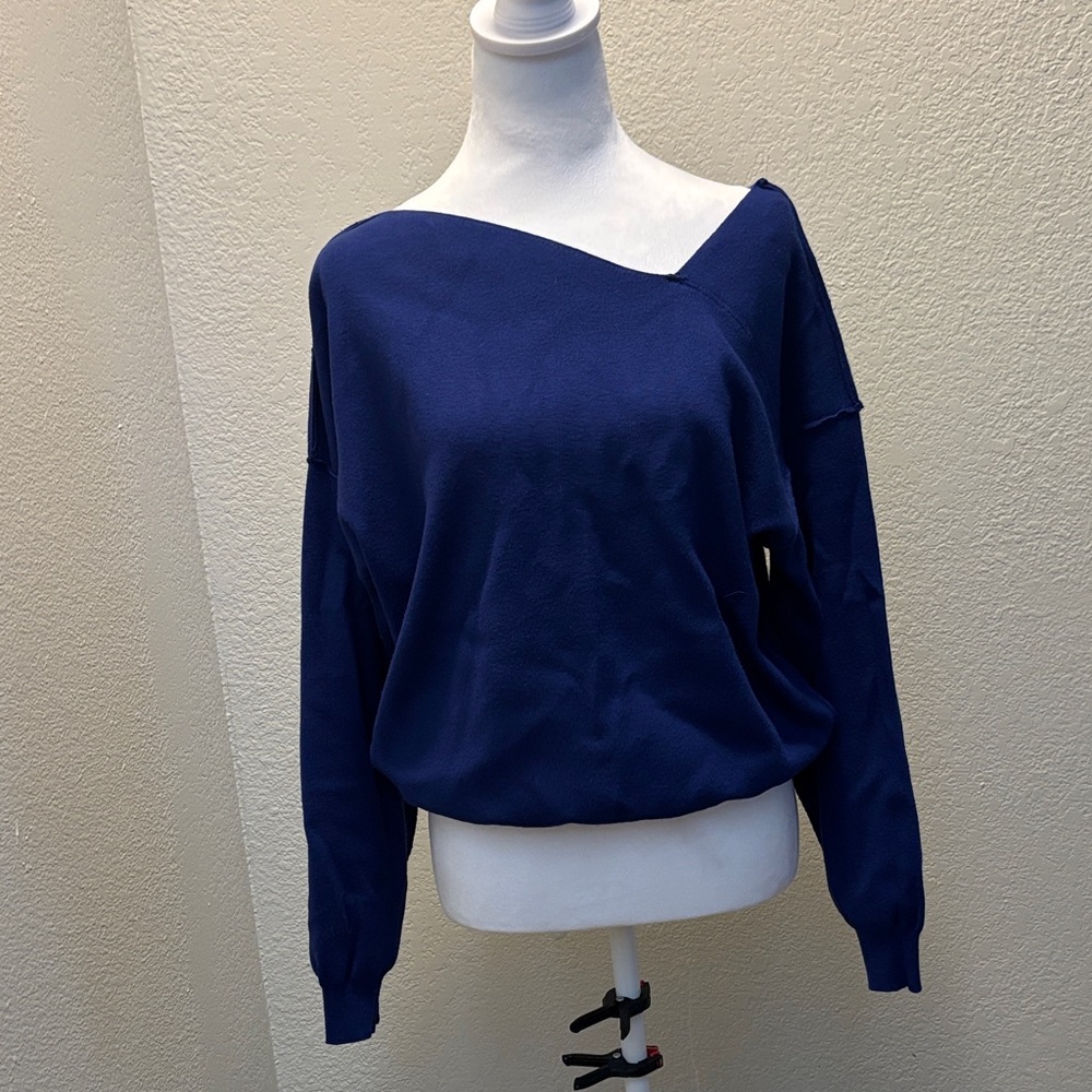Women's Navy Blue Sweater